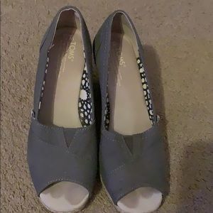 Toms grey wedges